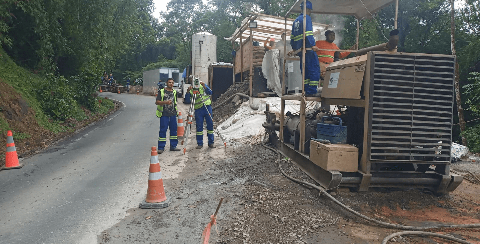 Estradas Mesmo sem trégua das chuvas DER do PR realiza as obras na