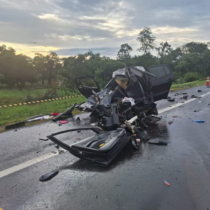 Acidente entre ônibus e carro na BR 135 MG deixa morto e feridos