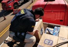 PRF prende contrabandista com R$ 2,2 milhões em cigarros do Paraguai