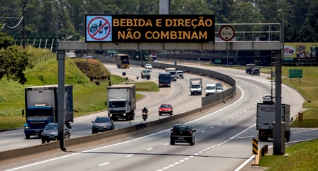 Rodovia_BR_116_Paineis_Mensagens