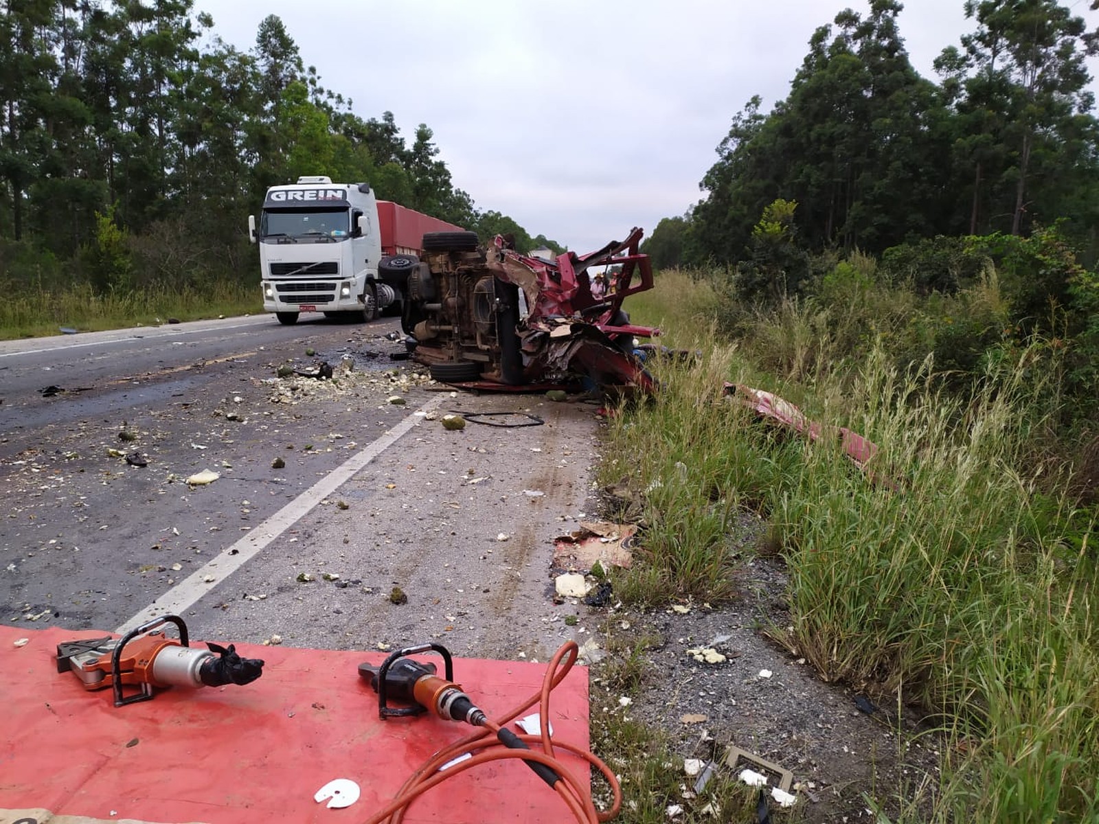 Acidente mata duas pessoas na BR-251, em Salinas (MG) - Estradas