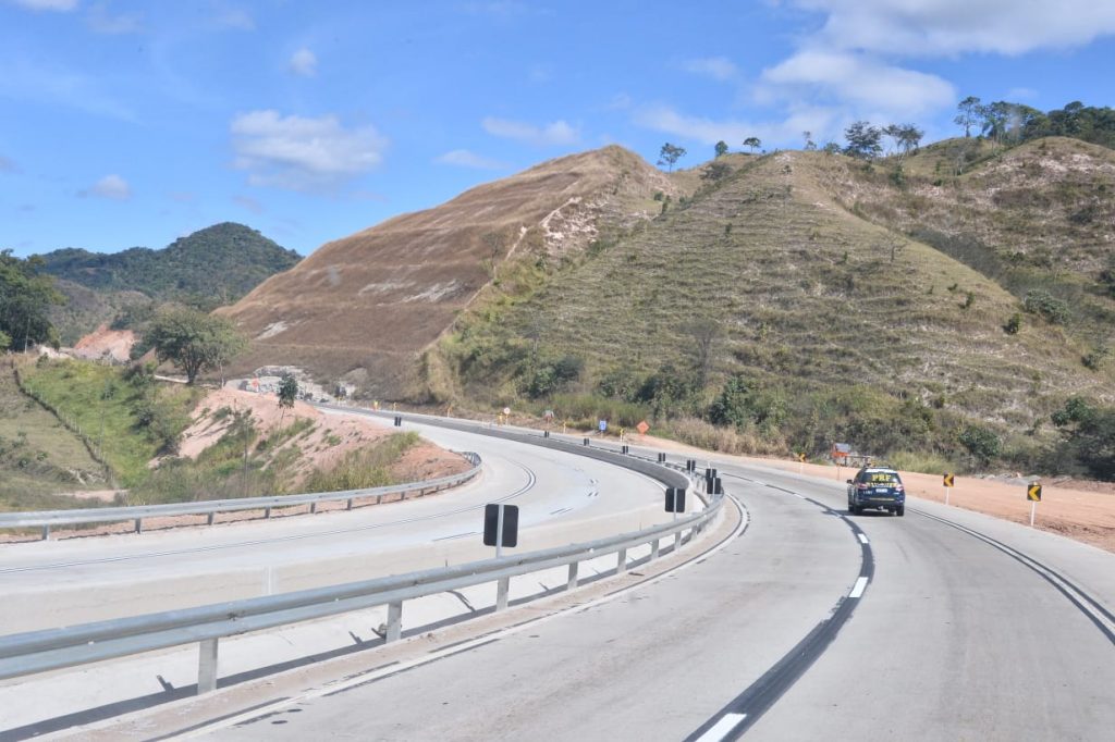 Rodovia Fernão Dias (BR-381) libera ao tráfego 15 km pavimentados ...