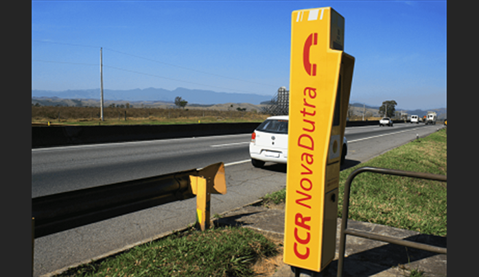 Rodovia_BR_116_Dutra_Call_Box_Trote