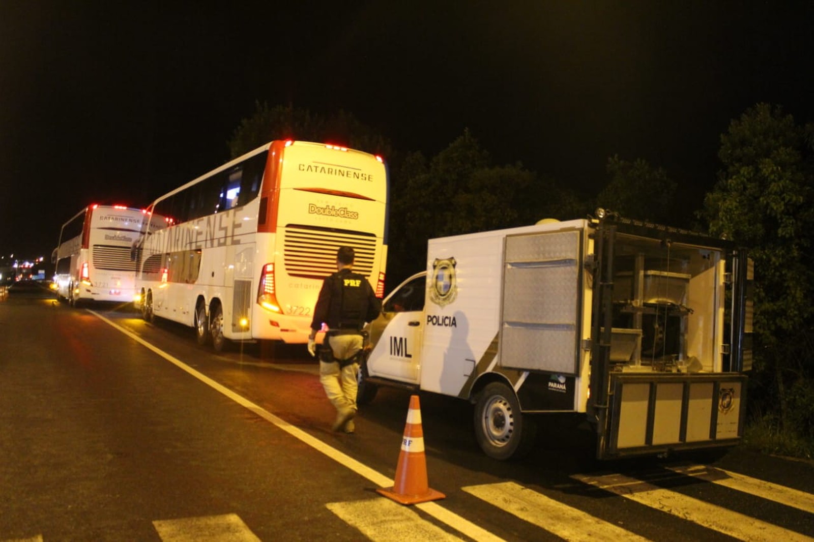 Ônibus com Romeiros tomba na BR 230 na Paraíba; motorista morreu