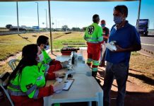 Concessionária continua no apoio aos caminhoneiros na BR-050, em MG