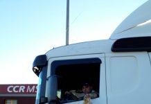 MSVia distribui máscaras aos caminhoneiros na BR-163, no MS