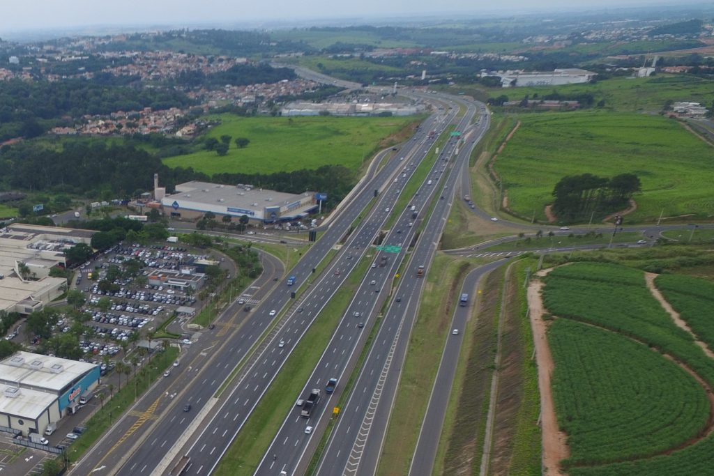 estradas-sp-065-realiza-opera-o-pare-e-siga-sob-o-trevo-do-sam-s