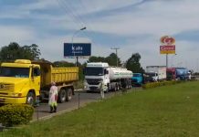 Ação conjunta oferece testes gratuitos a caminhoneiros na Freeway (BR-290)
