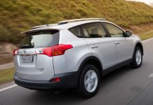 Toyota faz recall da RAV4 por defeito na suspensão dianteira