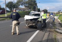 Motorista capota BMW e mata trabalhador que fazia limpeza na BR-277, diz PRF