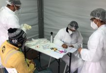 EcoRodovias realiza testes rápidos e aplica vacinas em caminhoneiros