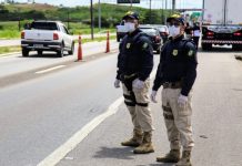 PRF do Sergipe flagra na BR-235 caminhão adulterado
