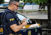 PRF do SE flagra na BR-235 condutores dirigindo irregularmente