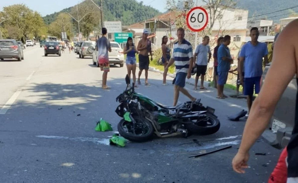 Acidente_BR_101_Moto_1_IML_2