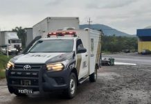 Motociclista morre atropelado após se envolver em acidente com caminhão na BR-476