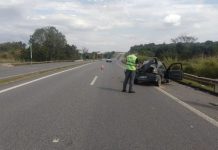 Carro capota e criança de 5 anos morre na SP-342 próximo a pedágio