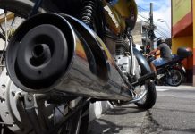 Projeto aumenta pena aplicada ao condutor de carro ou moto com escapamento barulhento