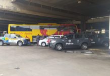 Fiscalização apreende ônibus clandestino na Via Anhanguera, em Campinas (SP)
