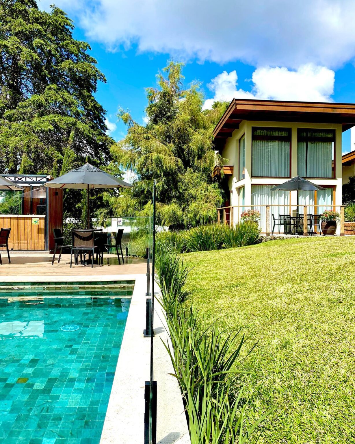 Estradas Hotel Quebra Noz, de Campos do Jordão, recebe prêmio