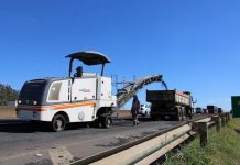 Concessionária realiza reparos no pavimento da rodovia BR-050, em MG
