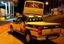 ANTT apreende 12 ônibus irregulares na BR-116, na Bahia