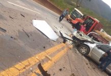 Colisão de caminhão com carros na BR-040 mata 1 e fere três