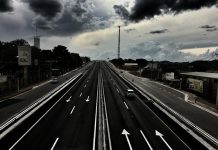 Concessionária faz campanha para alertar motoristas sobre as chuvas