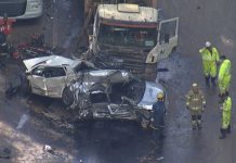 Carros ficam prensados entre carretas em acidente na BR-040, em Congonhas