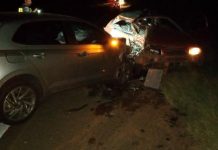 Carro invade pista, bate em outro e mata uma pessoa na SP-107