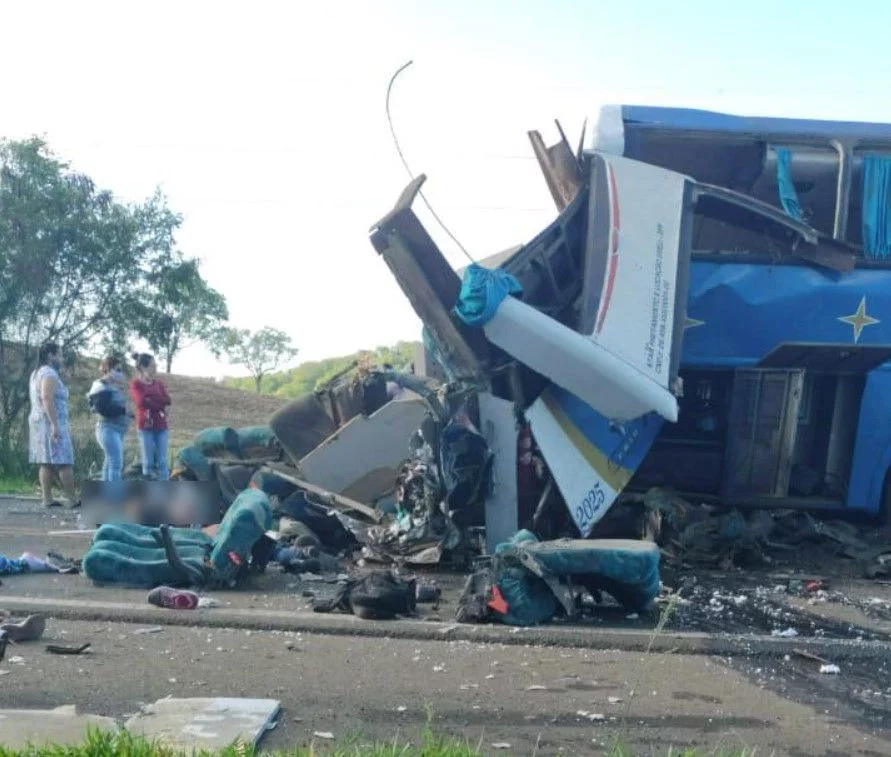 Falta do uso de cinto traseiro pode matar até passageiro da frente