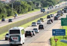 Acidente na BR-101 com carro e ônibus deixa quatro mortos, no RJ