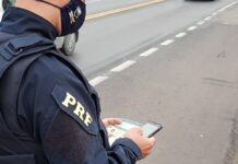 Motorista de guincho é flagrado dirigindo bêbado na BR-101, em Anchieta (ES)