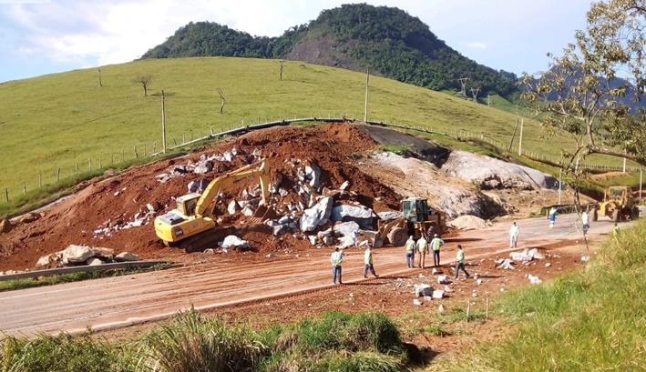 Rodovia_BR_101_Detonação de rocha 2 (Copy)