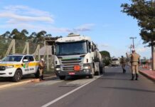 Em 45 dias de pedágio, desvio de caminhões continua no Sul de SC
