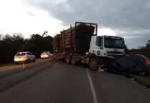 Mãe e filho morrem em acidente na BR-290, em Eldorado do Sul