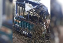 Colisão entre carreta e ônibus na GO-222 deixa 37 feridos