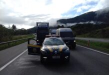 Acidente com produto perigoso fecha BR-116, em Cajati (SP)