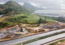 Desmonte de rocha interdita trecho da BR-101, em Cariacica (ES)