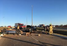Motorista atravessa canteiro e capota na contramão na BR-060, no DF