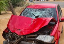 Motocicleta bate em carro e duas pessoas morrem na PE-615 em Araripina