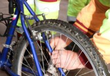 Ação educativa em Campo Grande (MS) orienta ciclistas neste domingo (26)