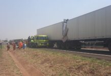 Engavetamento com 10 veículos na BR-365 mata 1 e fere 8, em MG