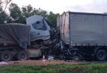 Três morrem em grave acidente na Rodovia do Xisto (BR-476), no Paraná