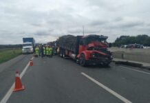 Traseira arqueada de caminhão do pai contribui para morte do filho e da nora na BR-116, no PR