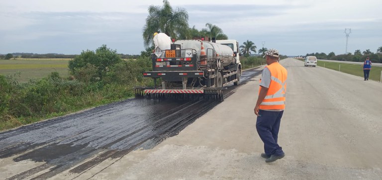 Rodovia_BR_116_RS_Dnit_Reomatados