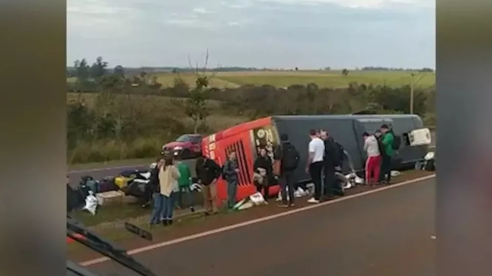 Um morto e outra ferida após colisão na BR-277 - Tribuna Foz