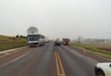Casal morre em colisão de moto com ônibus na BR-369, no Paraná