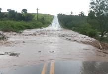 DER do Paraná monitora trecho da PR-082, entre Douradina e Ivaté, atingido pelas chuvas