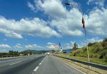 Campanha no Sistema Anhanguera-Bandeirantes (SAB) alerta sobre distrações ao volante