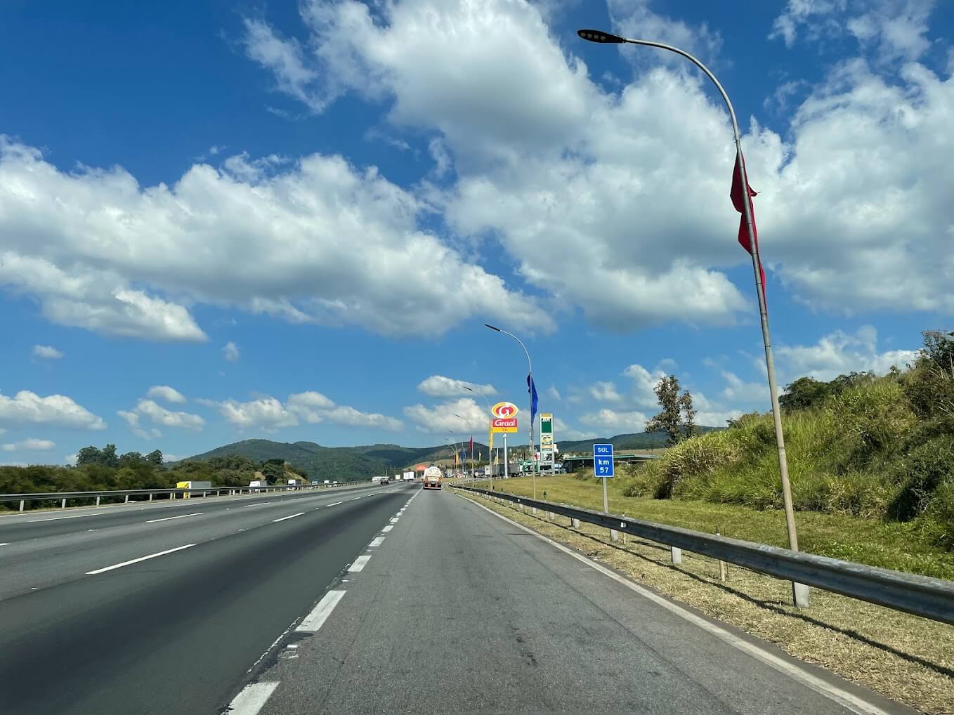 Rodovia_SP_348_Km57_Sul_Posto Graal_Foto_Aderlei de Souza_10_05_22